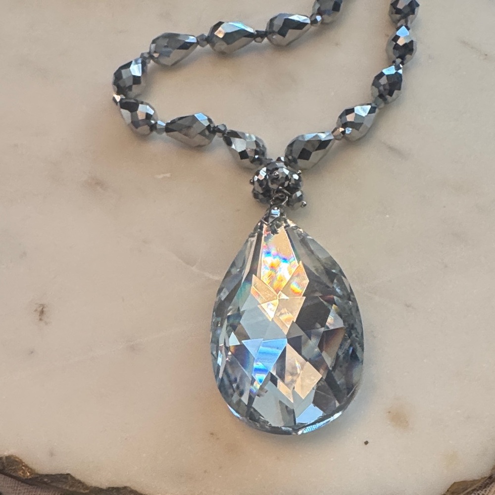 Elegant Silver Crystal Statement Necklace - Picture 2 of 4